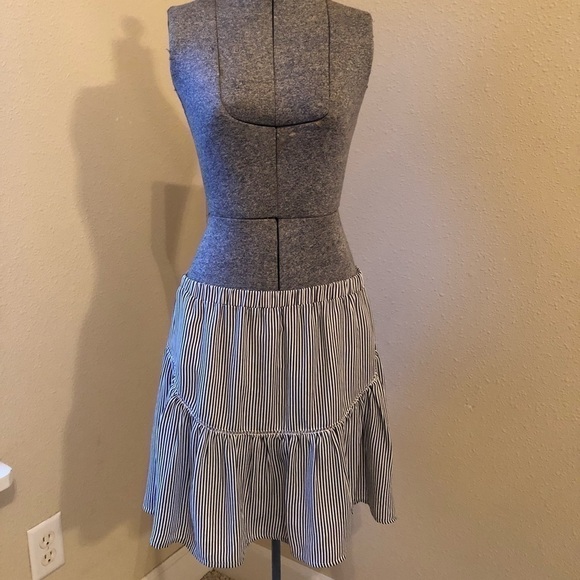 Banana Republic Dresses & Skirts - 4 for $25  Banana Republic XS skirt